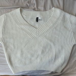 White knit sweater H&M size small
